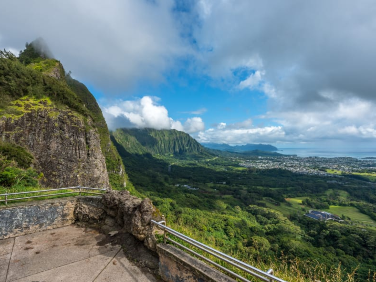 Nu’uanu Pali Lookout - Hawaii Travel Guide