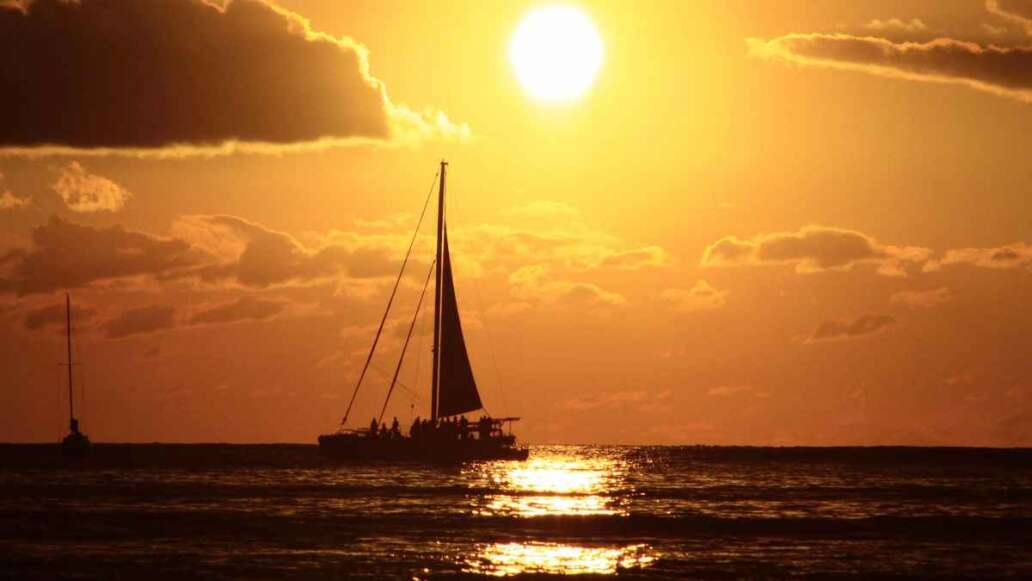 Best BYOB Sunset Cruises in Waikiki