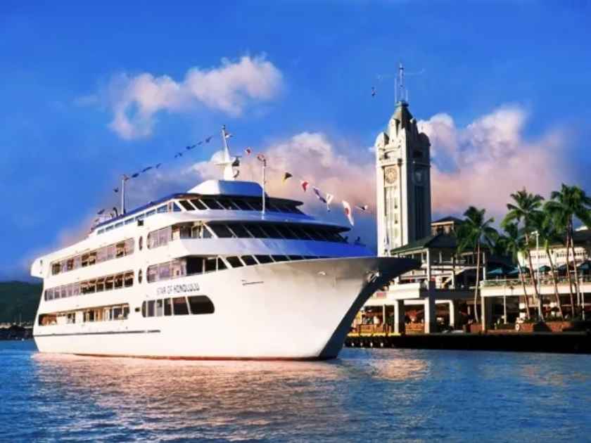 Star of Honolulu Sunset Dinner Cruise with Polynesian Show & Live Entertainment