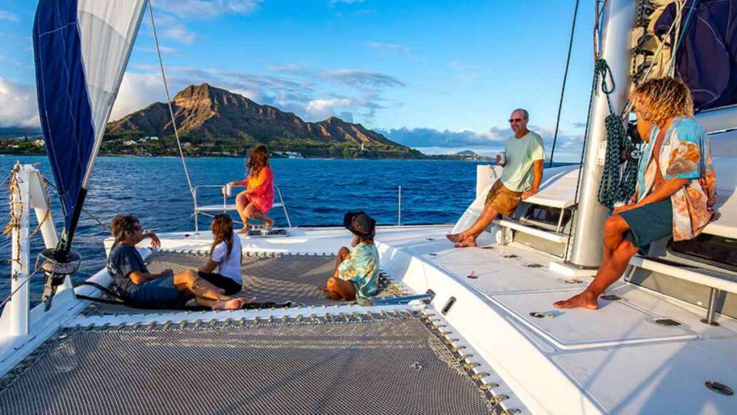 Best Private Sunset Cruises in Waikiki for Special Occassions