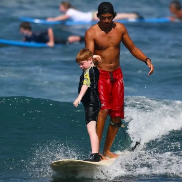 Hawaii Lifeguard Surf Instructors - Surfing Lessons