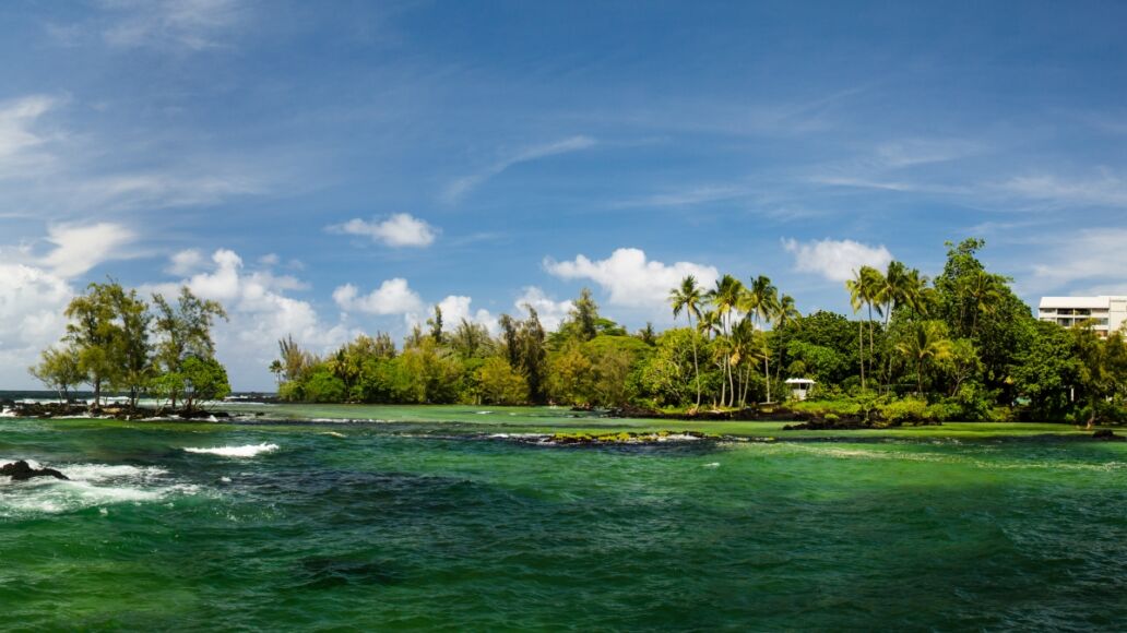 Beautiful green water at Carlsmith Beach, Hilo, Hawaii