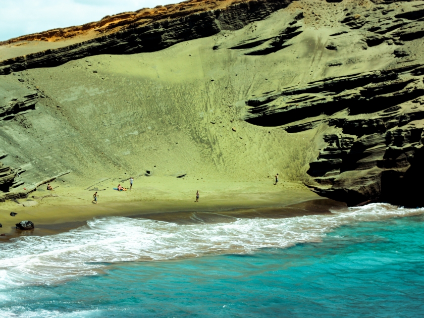 Papakōlea (Green Sand Beach) in Big Island, Hawaii