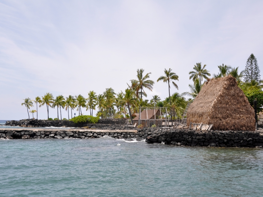 Ahu'ena Heiau Temple in Kamakahonu bay, Kona (Hawaii)