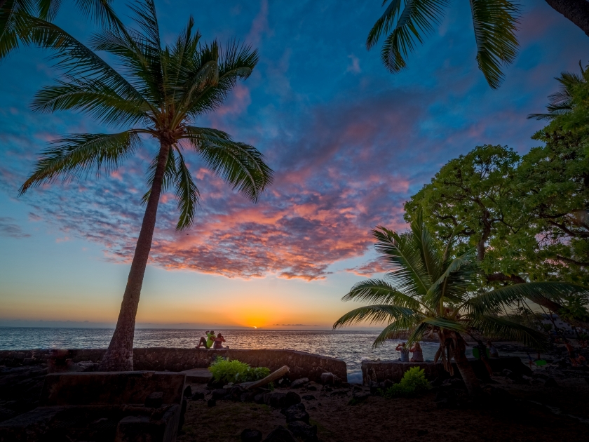 Sunset at Magic Sands Beach in Hawaii, USA