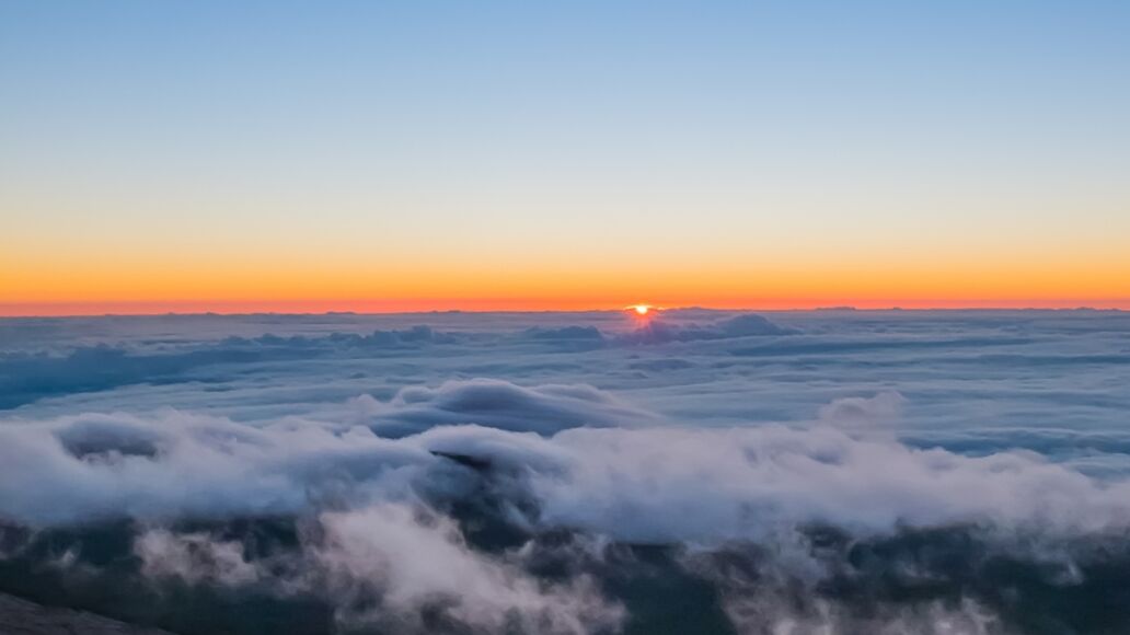 Sunrise at Mauna kea