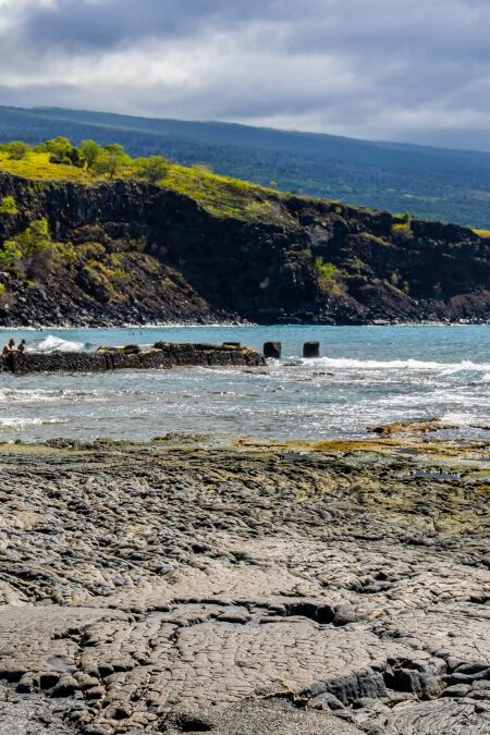 Volcanic Shoreline of Kauhako Bay at Ho'okena Beach Park, Captain Cook, Hawaii Island, Hawaii, USA