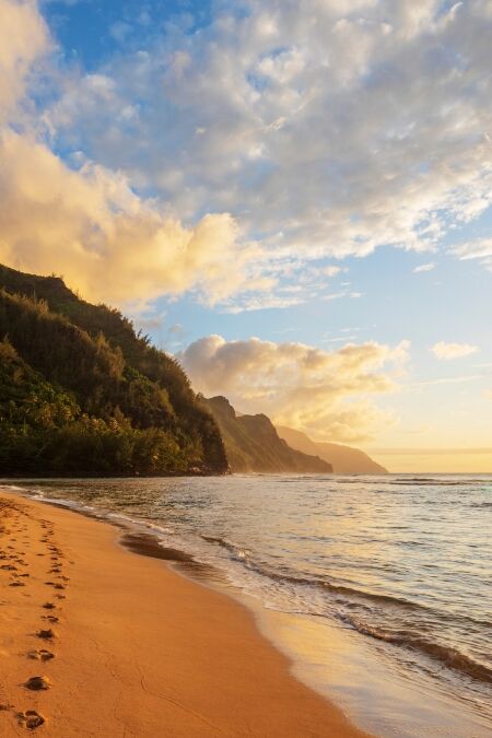 Kalalau beach on the kalalau trail, napali coast state park, kauai island, hawaii, united states of america, north america