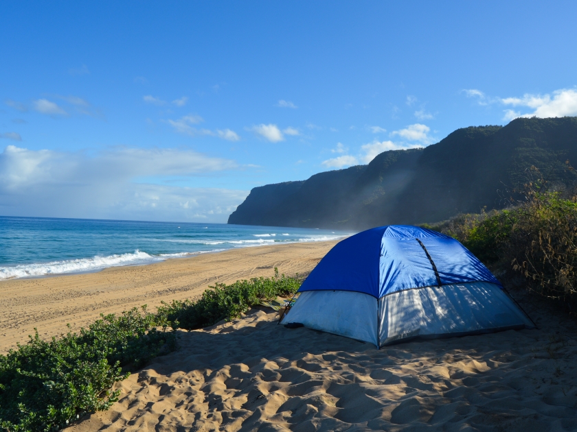 Tent in Polihale State Park, Camping on scenic beach, Kauai, Hawaii