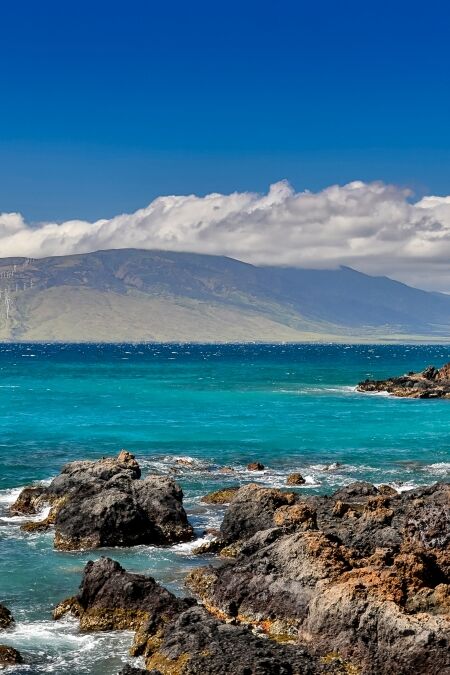 Coastline along Wailea Beach Path near Polo Beach Park, Maui, Hawaii.