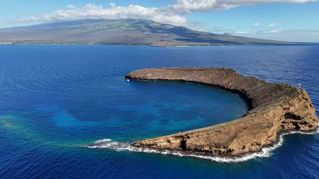 molokini crater in maui hawaii and west side