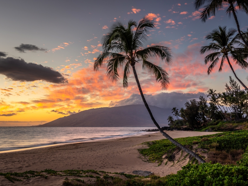 Hawaiian sunset wonder in Kihei, Maui