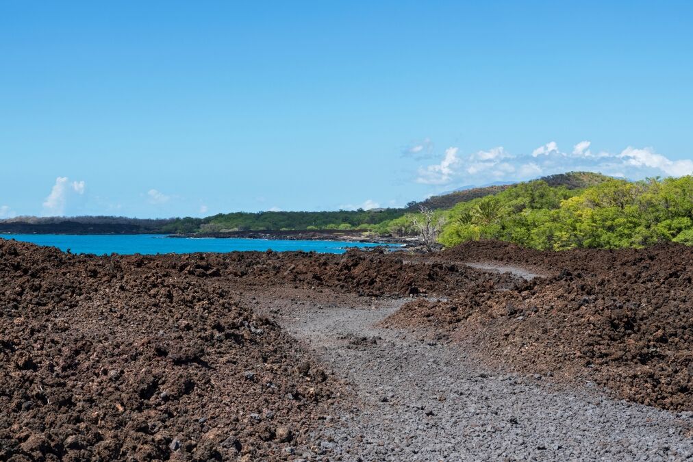 hoapili trail through lava field off la perouse bay of southern maui