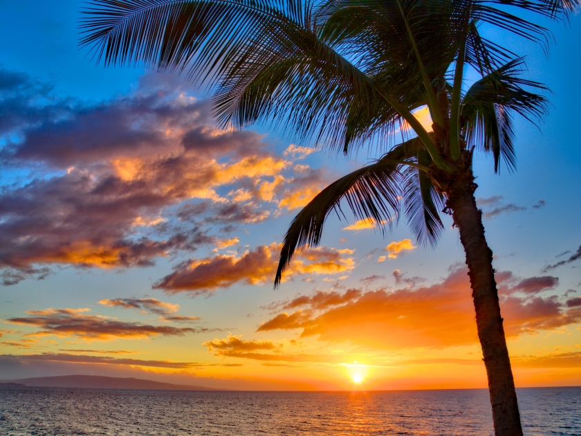 Beautiful sunset at Kamaole Beach Park in Kihei Maui, Hawaii