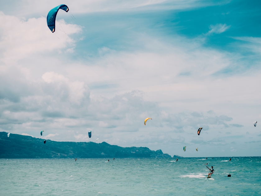 Kitesurfers at Kanaha Beach Park in Maui, Hawaii