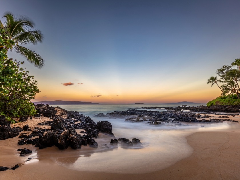 Dawn at Pa'ako cove in South Maui, Hawaii