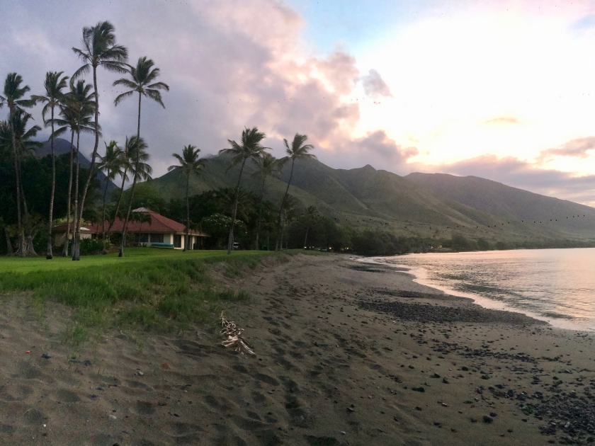 Panoramic view of a sunrise over the Olowalu Beach in Maui, Hawaii