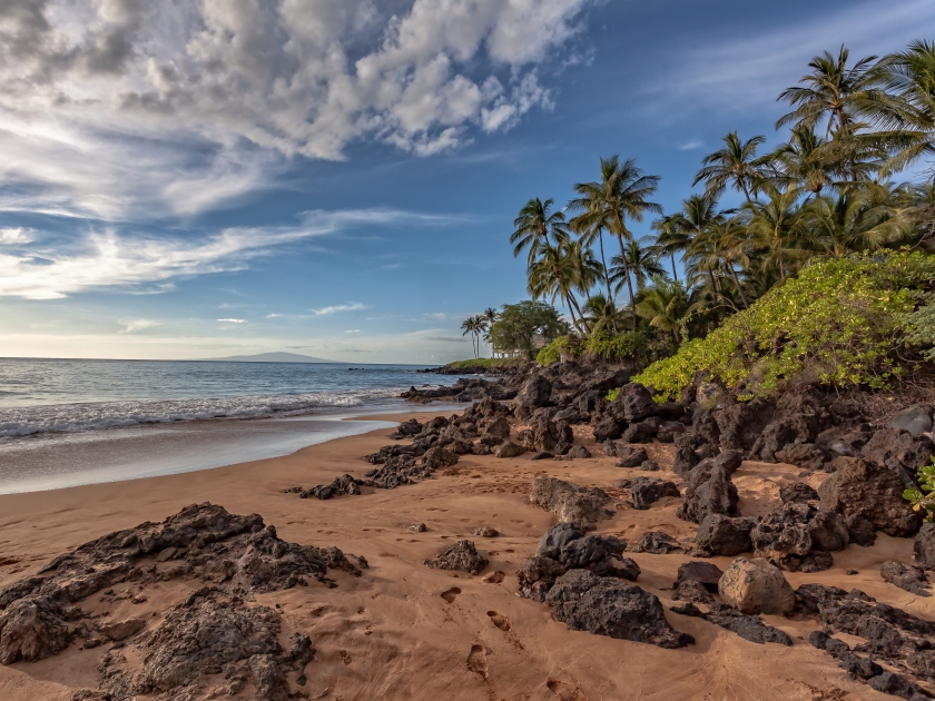 Po‘Olenalena beach view or called secrets beach Maui.