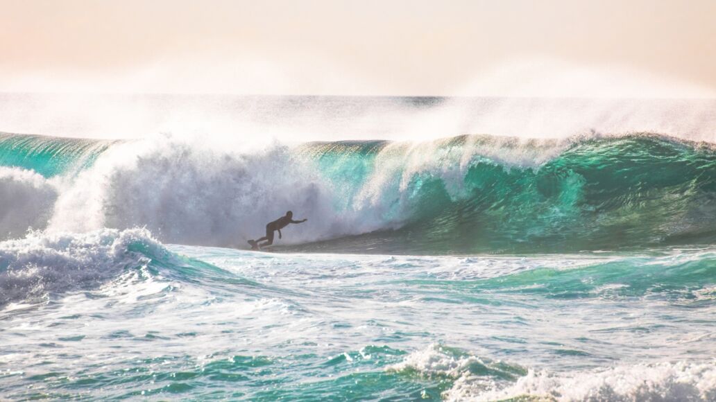 Epic Hawaiian Surf on Oahu's North Shore