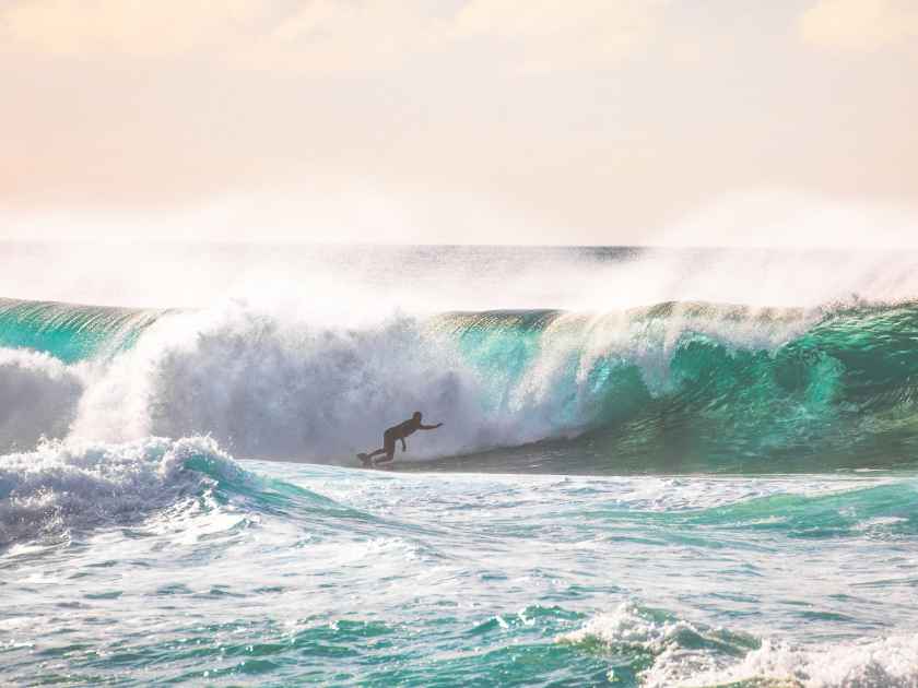 Epic Hawaiian Surf on Oahu's North Shore