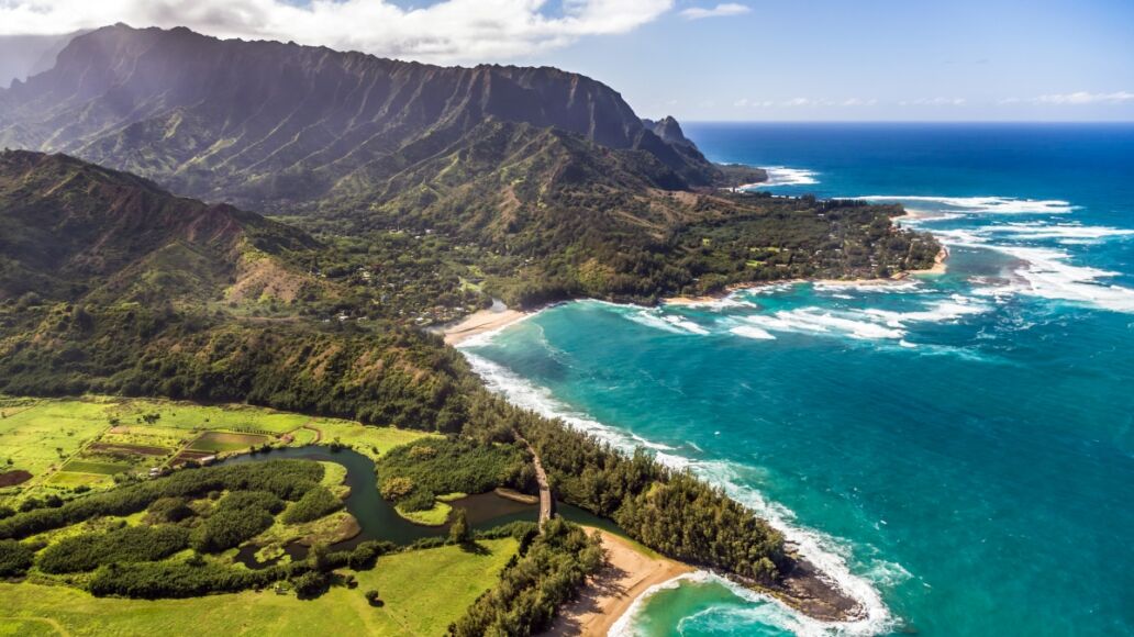 Helicopter tour of Kauai, Hawaii