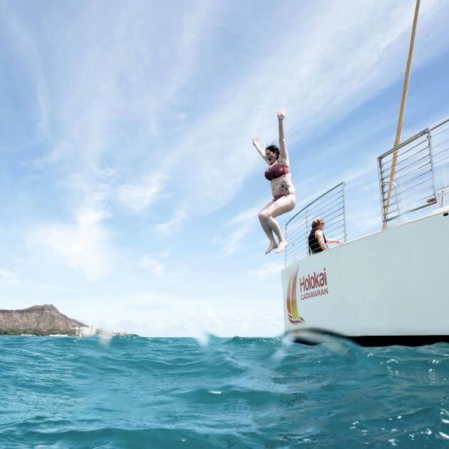 Waikiki Guided Turtle Snorkel Tour - Holokai Catamaran