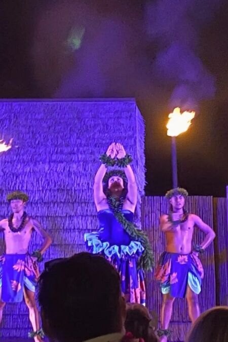 Island Breeze Big Island Kona Luau at King Kamehameha Hotel with Open Bar