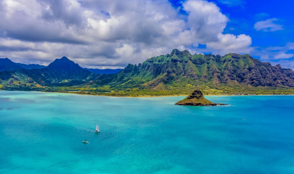 Kaneohe Sandbar provides breathtaking view of Ko'olau Mountains