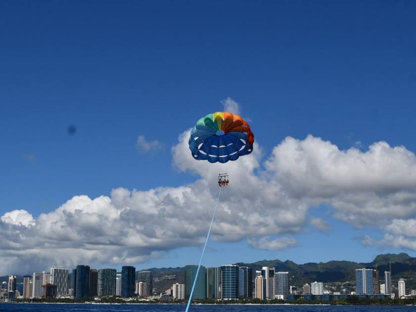 Parasailing in Waikiki