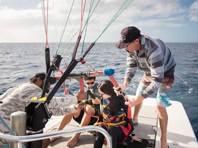 Parasailing in Waikiki