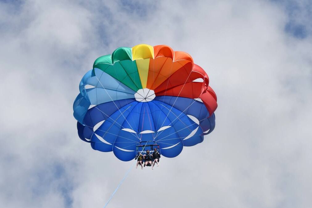 Parasailing in Waikiki