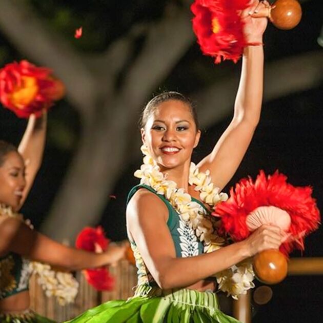 Royal Kona Luau with Open Bar - Voyagers of the Pacific Show