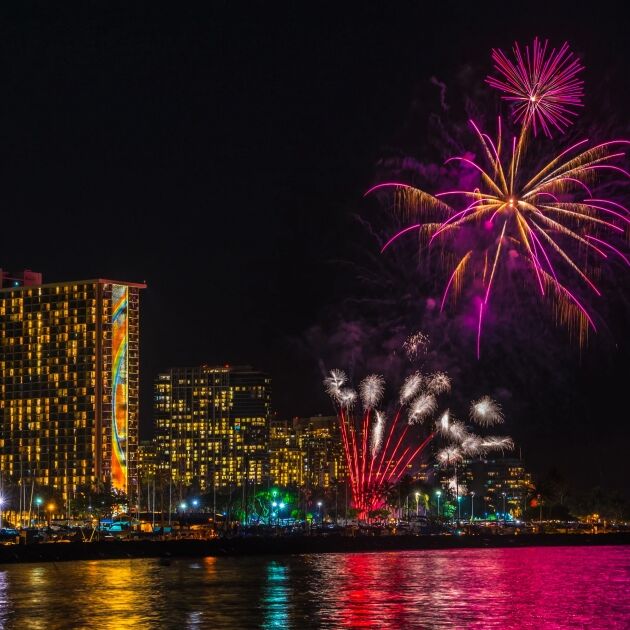 Sunset Dinner & Fireworks Sail