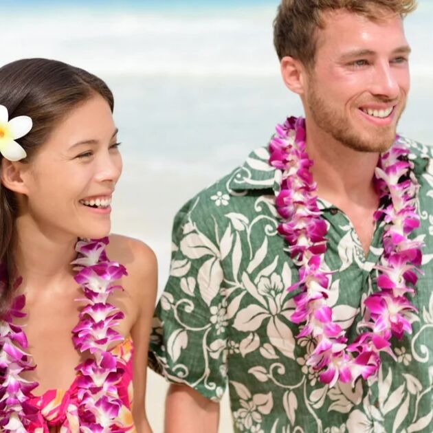 Honolulu Airport Honeymoon Romantic Flower Lei Greetings