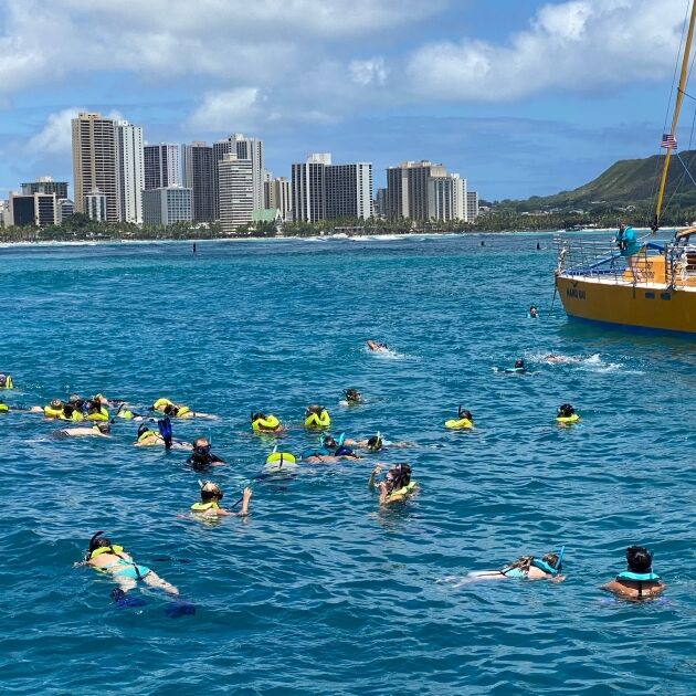 Waikiki Snorkel with Turtles Cruise - Ke Kai Catamaran